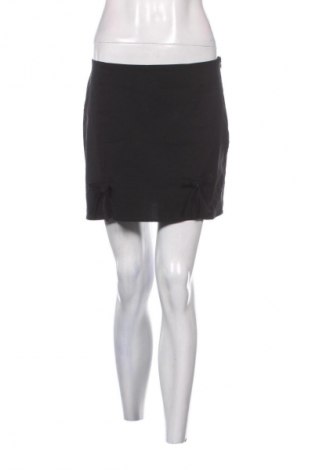 Пола H&M Divided, Размер S, Цвят Черен, Цена 2,04 €