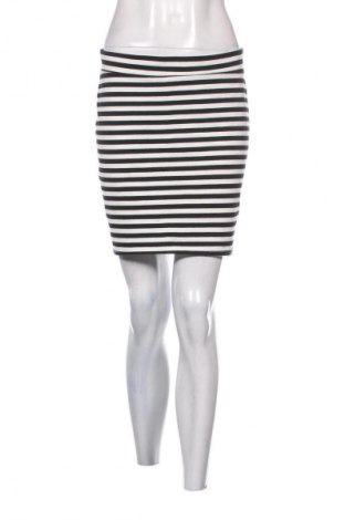 Пола H&M Divided, Размер M, Цвят Многоцветен, Цена 2,04 €