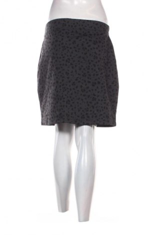 Пола Hema, Размер M, Цвят Многоцветен, Цена 2,04 €