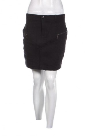 Пола Janina, Размер M, Цвят Черен, Цена 2,04 €