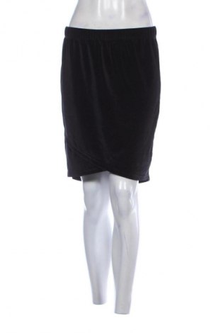 Пола Janina, Размер M, Цвят Черен, Цена 2,04 €