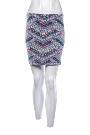 Пола New Look, Размер M, Цвят Многоцветен, Цена 2,04 €