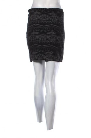 Пола ONLY, Размер M, Цвят Многоцветен, Цена 2,04 €