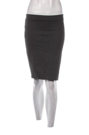 Sukně Stradivarius, Velikost S, Barva Šedá, Cena  49,00 Kč