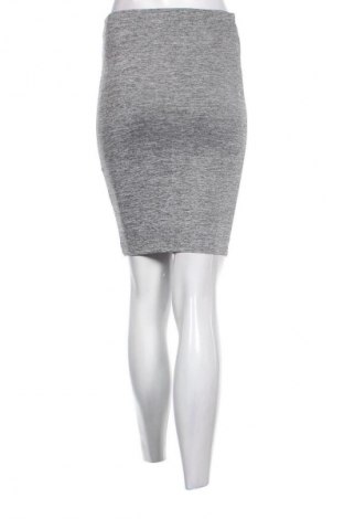 Пола Terranova, Размер S, Цвят Сив, Цена 2,04 €