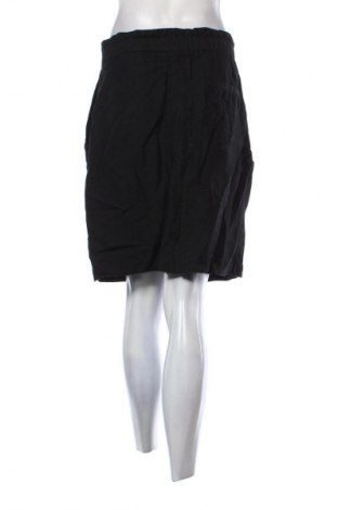 Пола Tom Tailor, Размер M, Цвят Черен, Цена 2,55 €