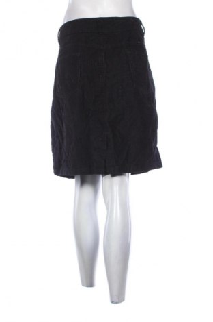 Пола Unbranded, Размер XL, Цвят Черен, Цена 2,04 €