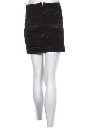 Пола Unbranded, Размер S, Цвят Черен, Цена 2,04 €