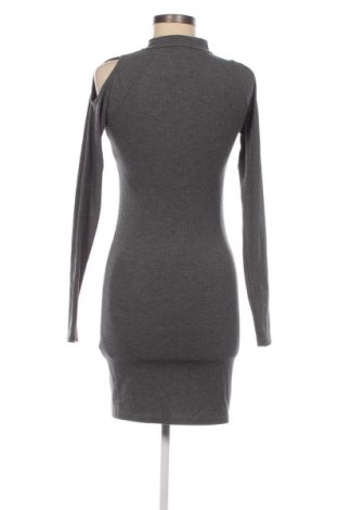 Sukienka Gina Tricot, Rozmiar S, Kolor Szary, Cena 23,99 zł