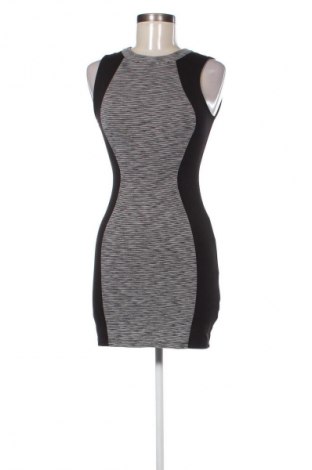Kleid H&M Divided, Größe S, Farbe Mehrfarbig, Preis 4,99 €