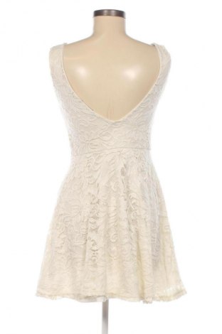 Šaty  Sisters Point, Velikost M, Barva Krémová, Cena  569,00 Kč