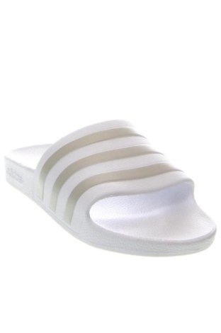Чехли Adidas, Размер 38, Цвят Бял, Цена 89,47 €