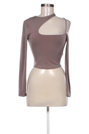 Дамска блуза Bershka, Размер S, Цвят Кафяв, Цена 10,22 €
