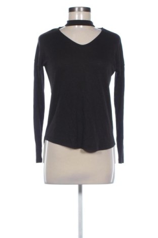 Γυναικεία μπλούζα Gina Tricot, Μέγεθος M, Χρώμα Μαύρο, Τιμή 10,00 €