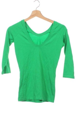 Damen Shirt Guess, Größe XS, Farbe Grün, Preis 31,99 €