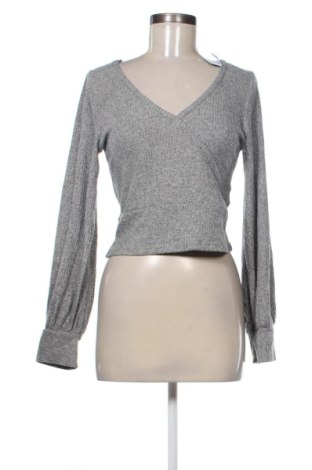 Дамска блуза Hollister, Размер L, Цвят Сив, Цена 17,89 €