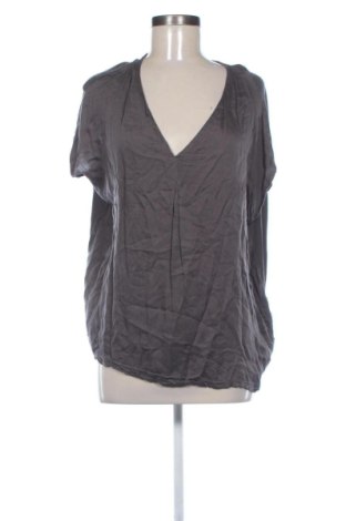 Damen Shirt Montego, Größe L, Farbe Grau, Preis 10,00 €