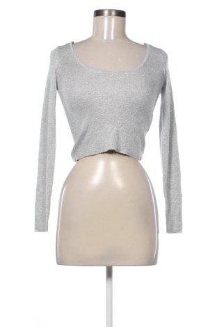 Дамска блуза Pull&Bear, Размер S, Цвят Сребрист, Цена 10,22 €