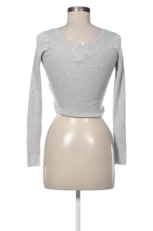 Дамска блуза Pull&Bear, Размер S, Цвят Сребрист, Цена 10,22 €