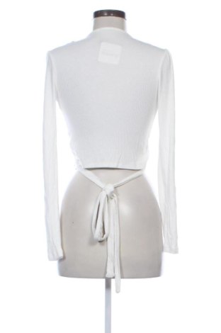 Damen Shirt Stradivarius, Größe S, Farbe Weiß, Preis 12,99 €