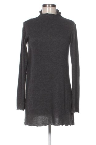 Damen Shirt Stradivarius, Größe L, Farbe Grau, Preis € 9,78