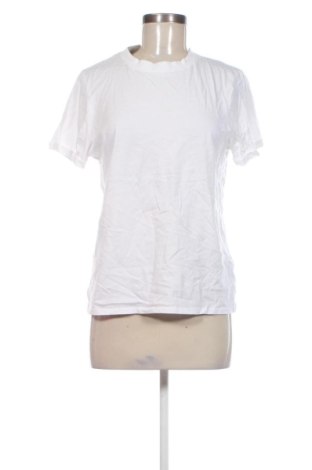 Γυναικείο t-shirt Fb Sister, Μέγεθος M, Χρώμα Λευκό, Τιμή 10,99 €