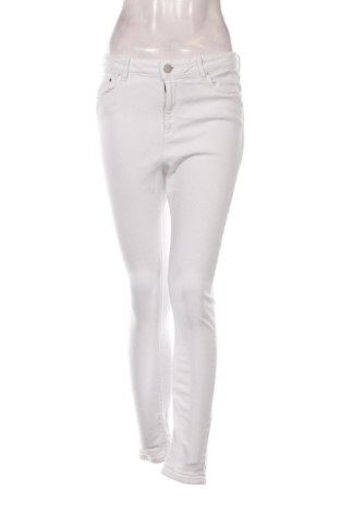 Dámske džínsy  ASOS, Veľkosť M, Farba Biela, Cena  18,95 €, #136438378