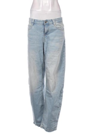 Дамски дънки Bershka, Размер L, Цвят Син, Цена 15,33 €