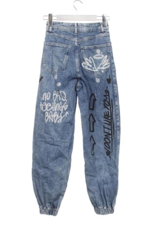 Γυναικείο Τζίν Bershka, Μέγεθος XXS, Χρώμα Μπλέ, Τιμή 15,00 €