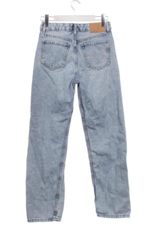 Γυναικείο Τζίν Bershka, Μέγεθος XS, Χρώμα Μπλέ, Τιμή 15,00 €