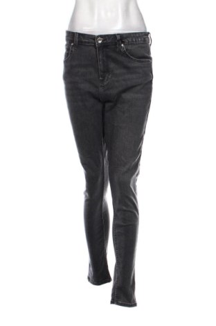 Дамски дънки Bershka, Размер L, Цвят Сив, Цена 15,33 €