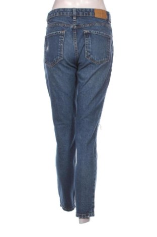 Blugi de femei Bershka, Mărime M, Culoare Albastru, Preț 144,00 Lei