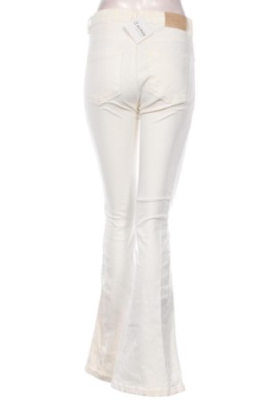 Női farmernadrág Bershka, Méret S, Szín Ekrü
, Ár 6 103 Ft