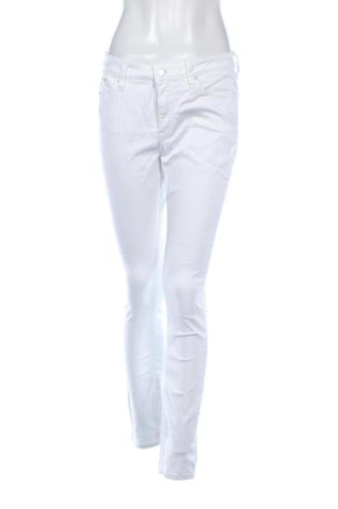 Дамски дънки Calvin Klein Jeans, Размер M, Цвят Бял, Цена 35,27 €