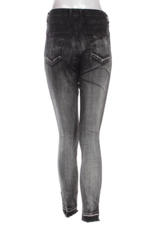 Дамски дънки Guess, Размер M, Цвят Многоцветен, Цена 38,85 €