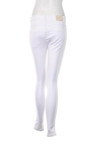 Damen Jeans ONLY, Größe M, Farbe Weiß, Preis 22,99 €