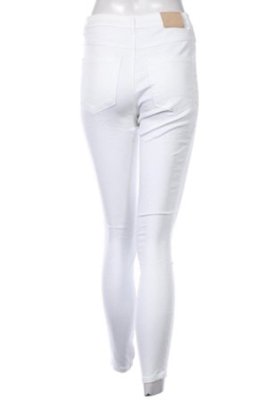 Дамски дънки ONLY, Размер S, Цвят Бял, Цена 17,89 €