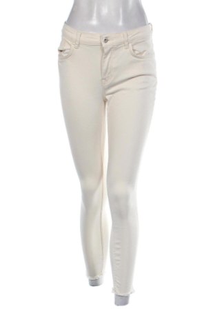 Damen Jeans ONLY, Größe M, Farbe Ecru, Preis € 17,00, #136486618