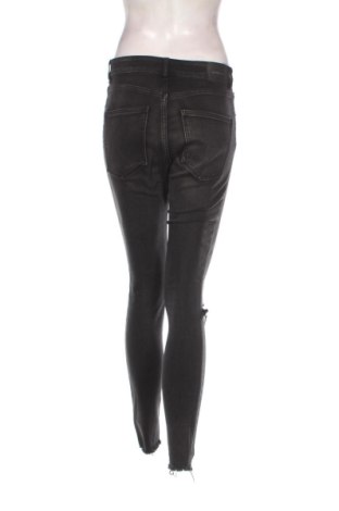 Damskie jeansy Pull&Bear, Rozmiar M, Kolor Szary, Cena 78,99 zł