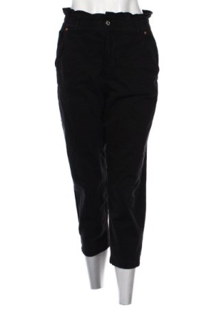 Дамски дънки Pull&Bear, Размер S, Цвят Черен, Цена 15,33 €, #136435094