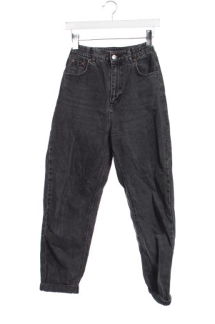 Női farmernadrág Pull&Bear, Méret XXS, Szín Szürke, Ár 6 198 Ft