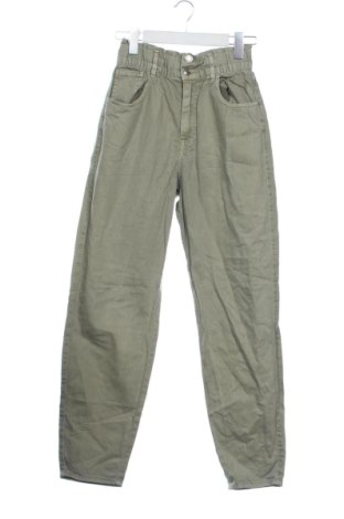 Γυναικείο Τζίν Pull&Bear, Μέγεθος XS, Χρώμα Πράσινο, Τιμή 17,99 €