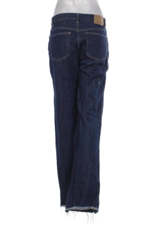 Damskie jeansy Pull&Bear, Rozmiar M, Kolor Niebieski, Cena 80,38 zł
