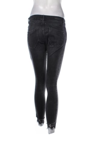 Damskie jeansy S.Oliver, Rozmiar S, Kolor Czarny, Cena 112,53 zł