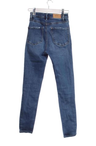 Damskie jeansy Stradivarius, Rozmiar XS, Kolor Niebieski, Cena 80,38 zł