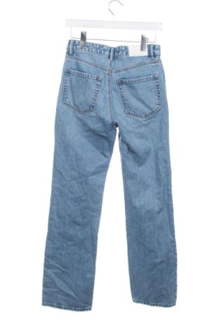 Дамски дънки Stradivarius, Размер S, Цвят Син, Цена 15,33 €