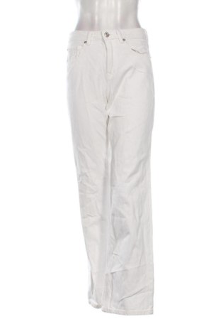Дамски дънки Stradivarius, Размер S, Цвят Бял, Цена 15,33 €