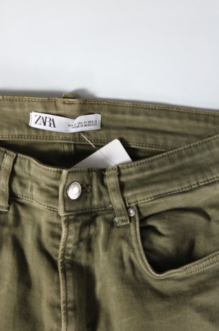 Damskie jeansy Zara, Rozmiar M, Kolor Zielony, Cena 72,99 zł
