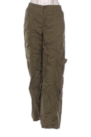 Pantaloni de velvet de femei Terranova, Mărime M, Culoare Verde, Preț 91,99 Lei