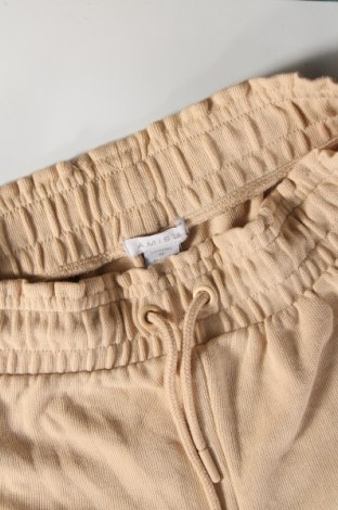Pantaloni scurți de femei Amisu, Mărime M, Culoare Bej, Preț 60,99 Lei